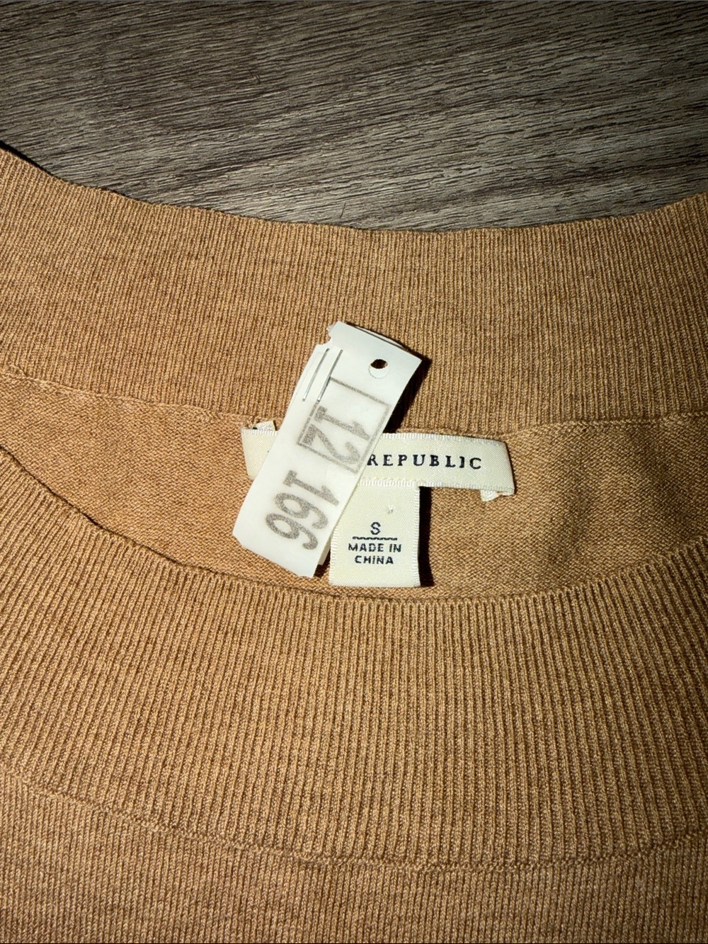 Vintage Banana Republic Silk Wool Cashmere Sweater Top Tan Brown Small - Picture 3 of 8